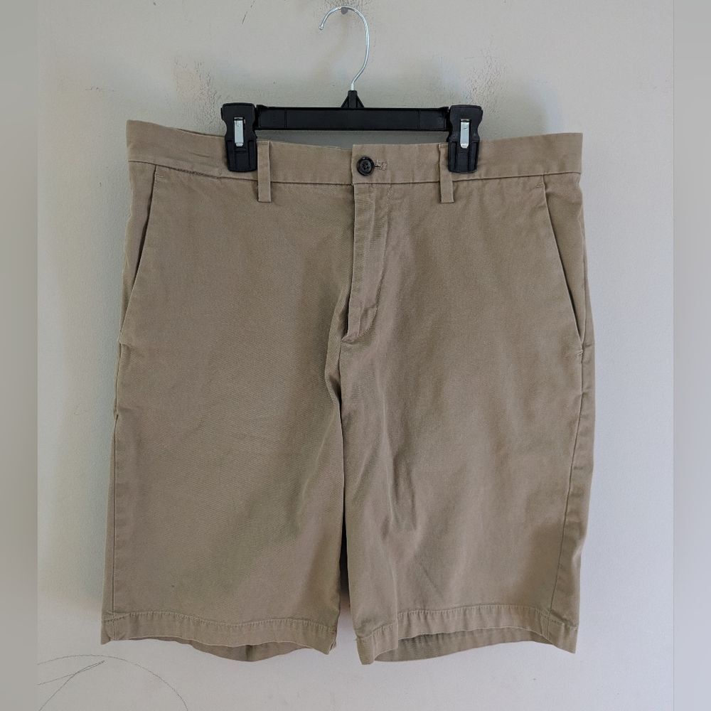 Banana Republic Mens Emerson Khaki Shorts Size 33